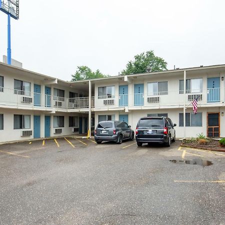 Days Inn By Wyndham ニュー・フィラデルフィア エクステリア 写真