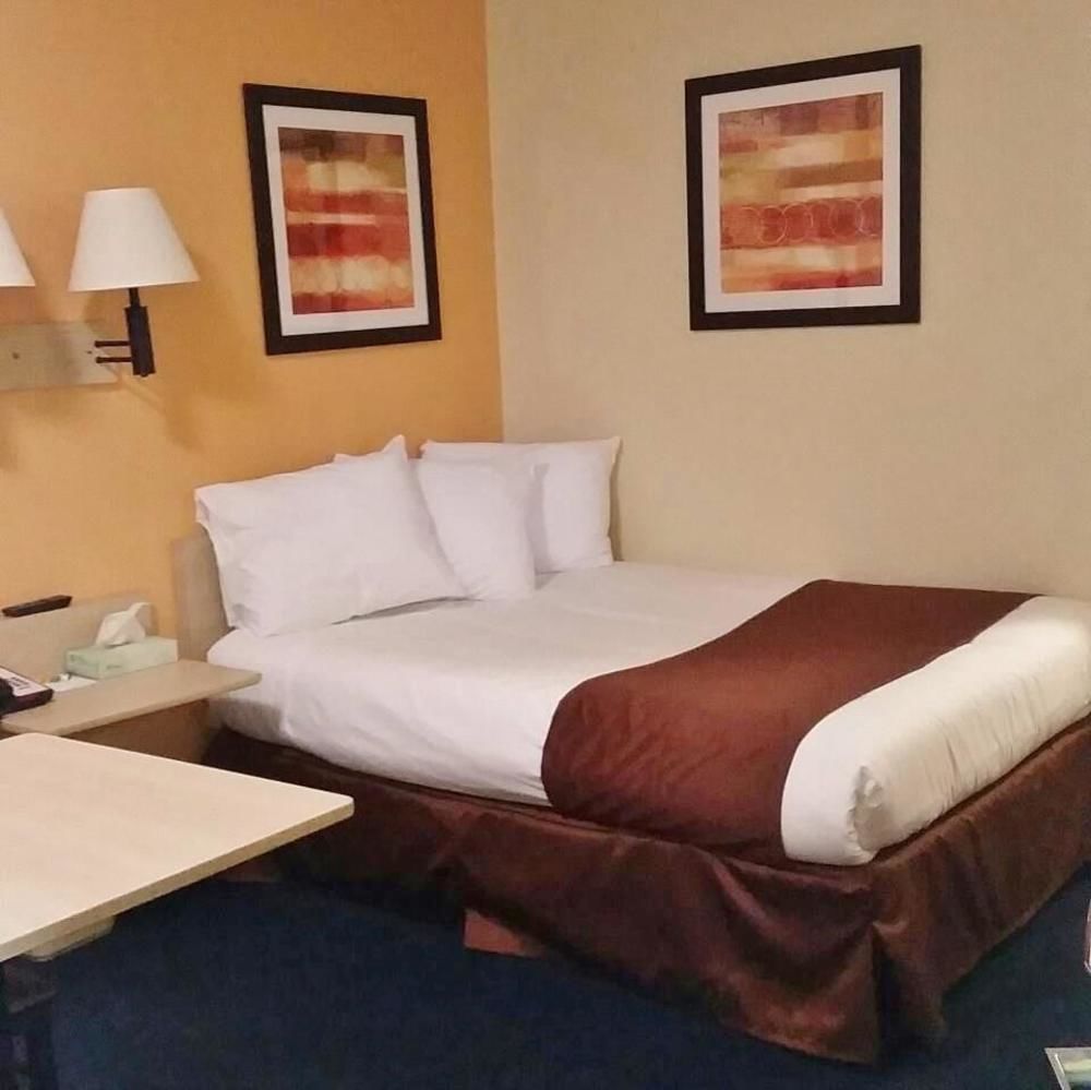 Days Inn By Wyndham ニュー・フィラデルフィア エクステリア 写真