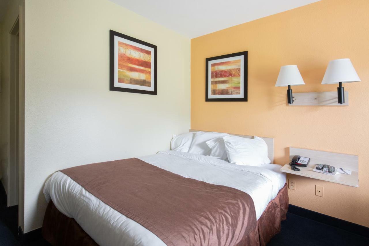 Days Inn By Wyndham ニュー・フィラデルフィア エクステリア 写真