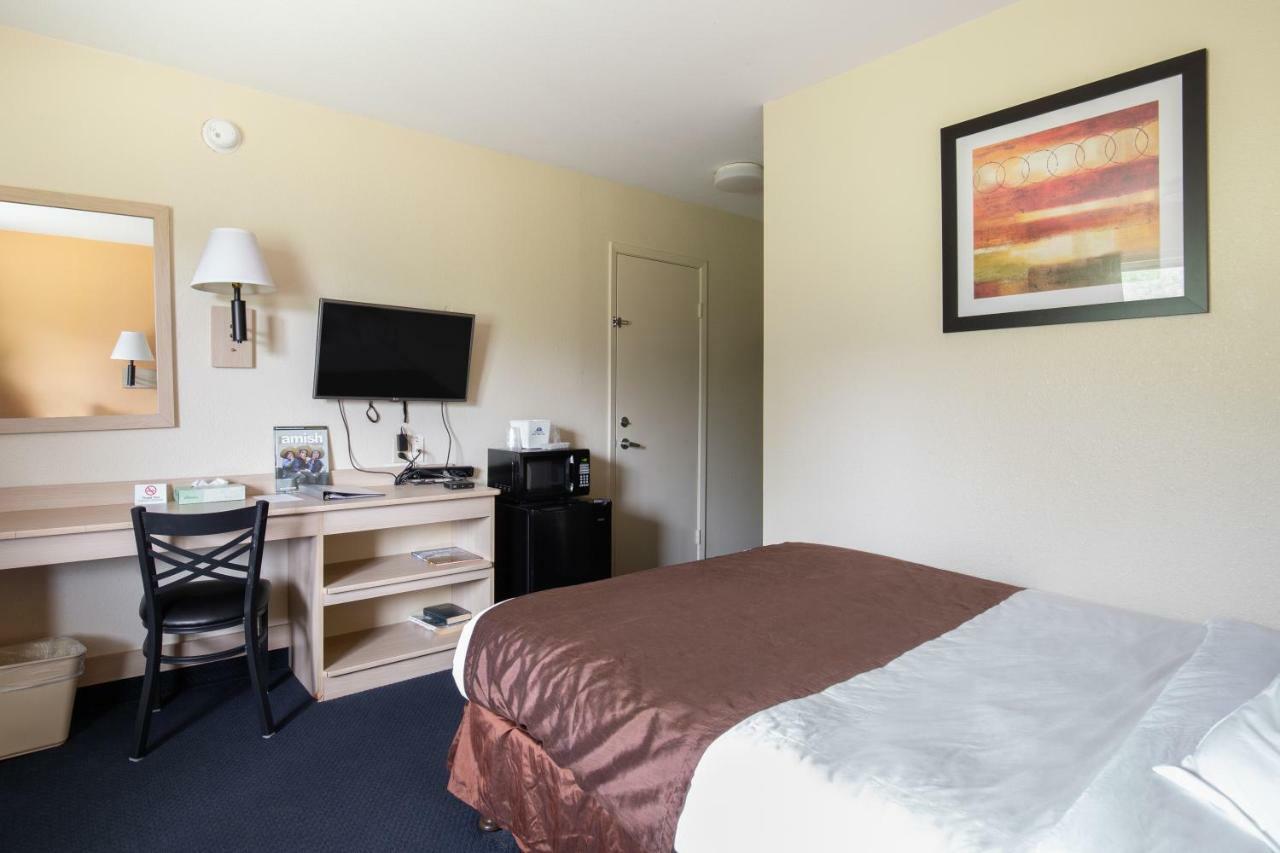 Days Inn By Wyndham ニュー・フィラデルフィア エクステリア 写真